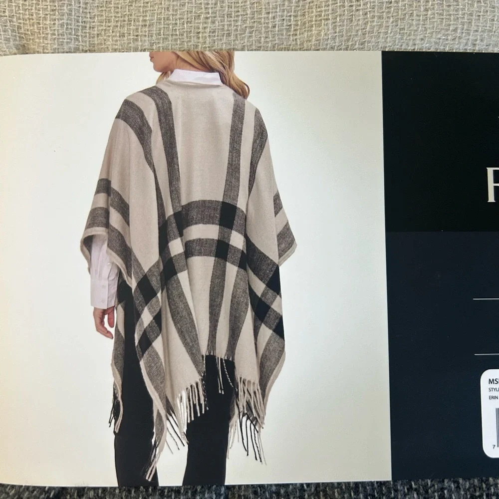Banana Republic Cashmere Blend Black And Cream Plaid Wrap NEW ONE SIZE - Picture 2 of 6
